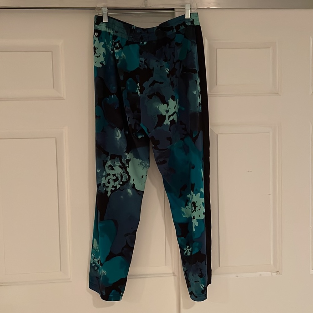 🔥 Fabletics lounge pants - Picture 5 of 7
